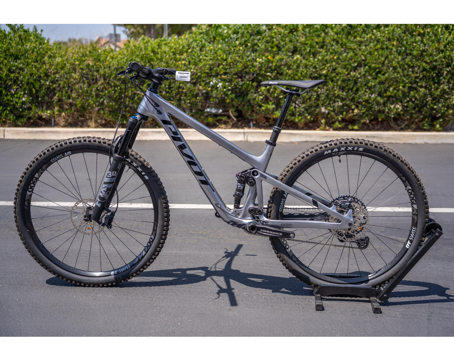 2021 Pivot Trail 429 V3 Race XT Met Silver MD