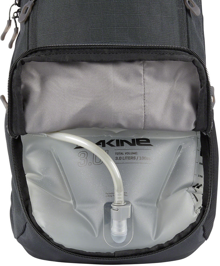 Dakine Syncline Hydration Pack